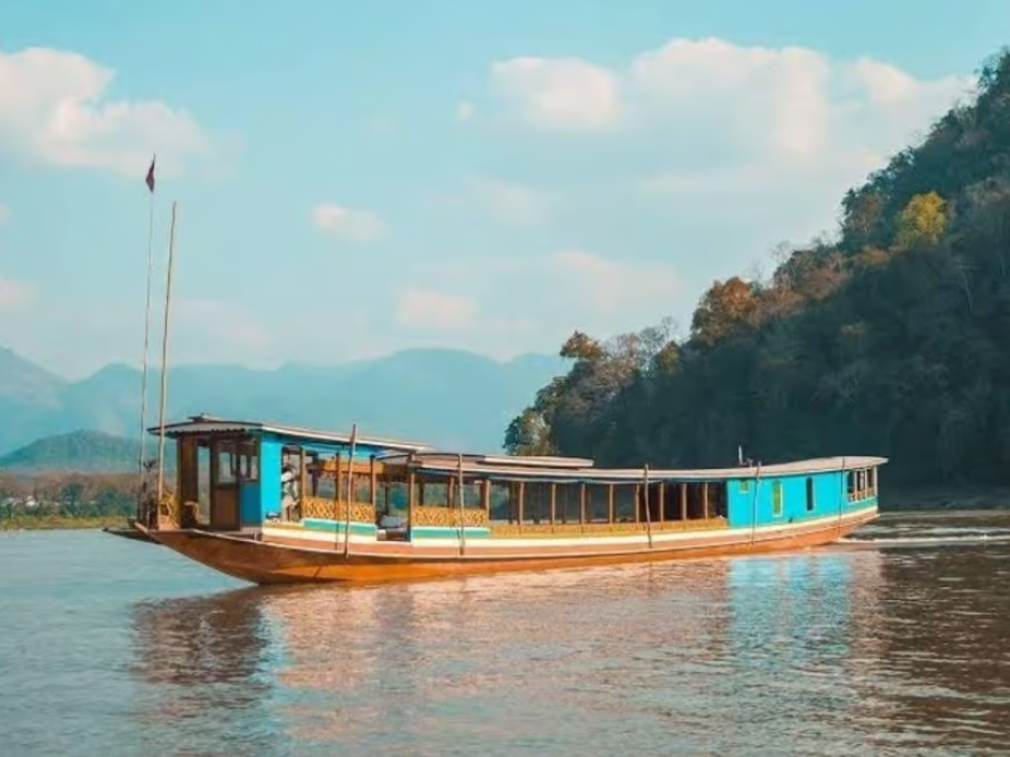 From Chiangrai: Slow Baot to Loas (Luangprabang) 2-Day Tour