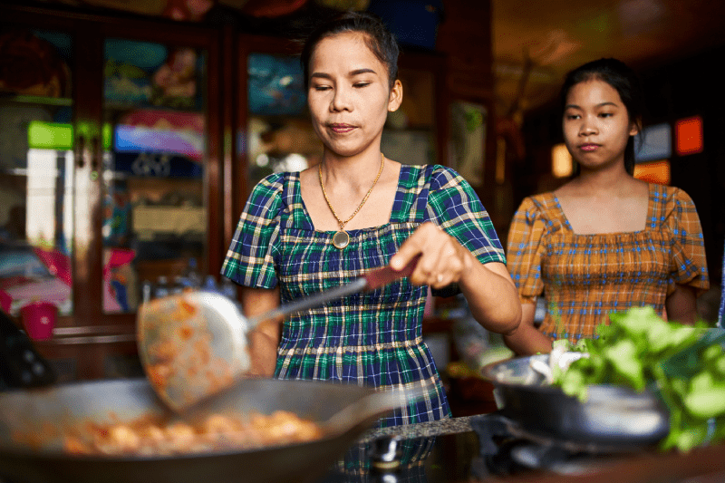 Pattaya: Thai Cooking Class with Botanical Garden Tour