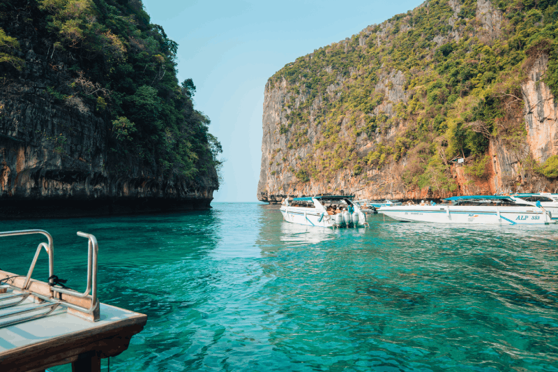 Phi Phi: Morning Speedboat Tour to Maya Bay with Snorkel