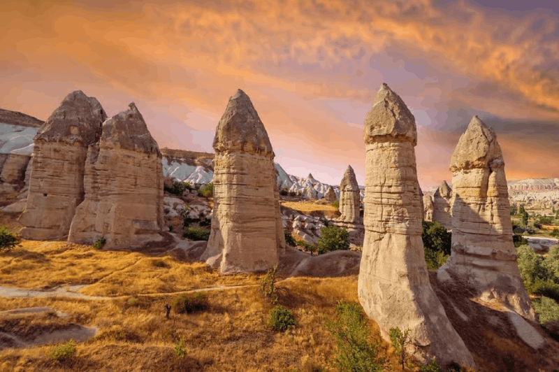 Cappadocia: Guided Red Tour with Lunch and Ticket