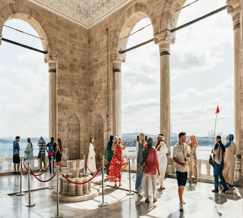 Istanbul: Topkapi Palace and Harem Guided Tour with Ticket