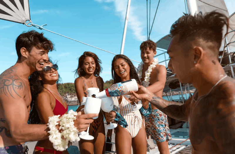 Phuket: Phi Phi, Maya and Maiton by Luxury Catamaran Trip