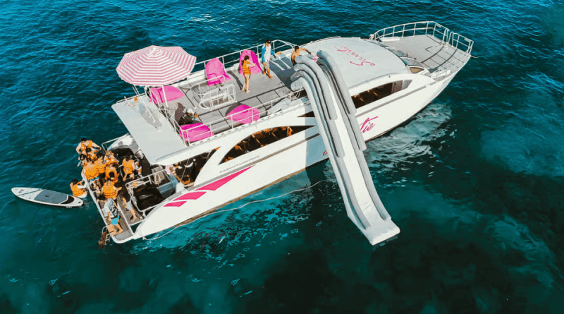 Phuket:Phi Phi, Bamboo, Maiton, Maya Speed Catamaran Tour