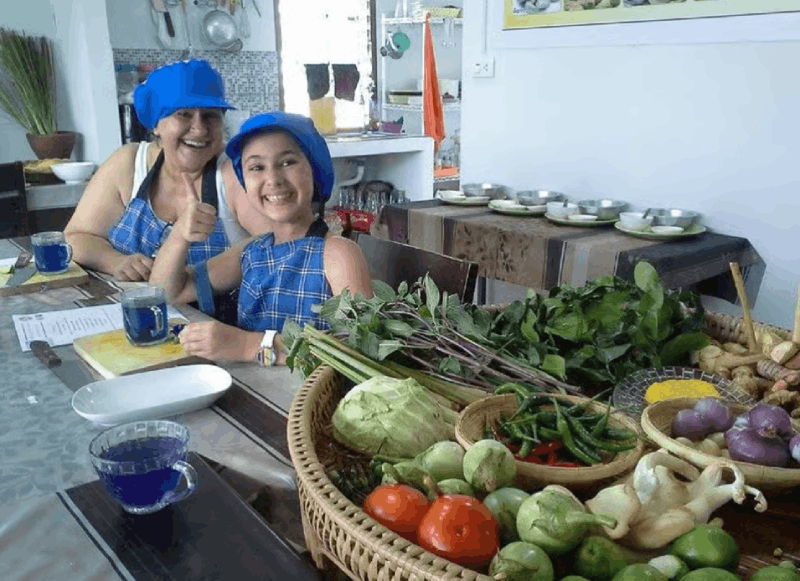 Phuket: Thai Cooking Class with local Market and Garden Tour