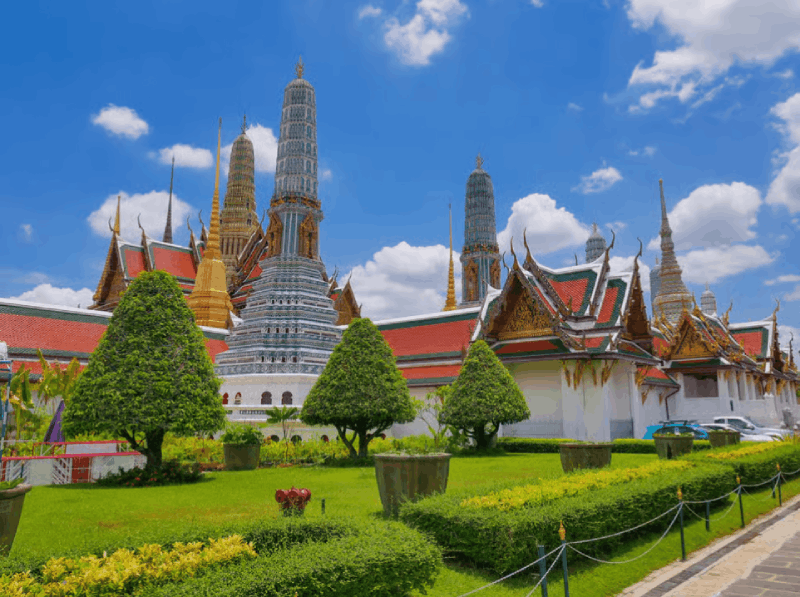 Bangkok: Grand Palace, Wat Pho, Wat Arun Sacred & Local Tour