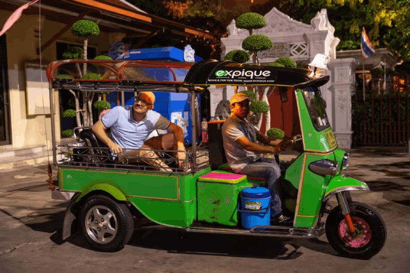 Bangkok: Markets, Temples and Food Night Tour by Tuk Tuk