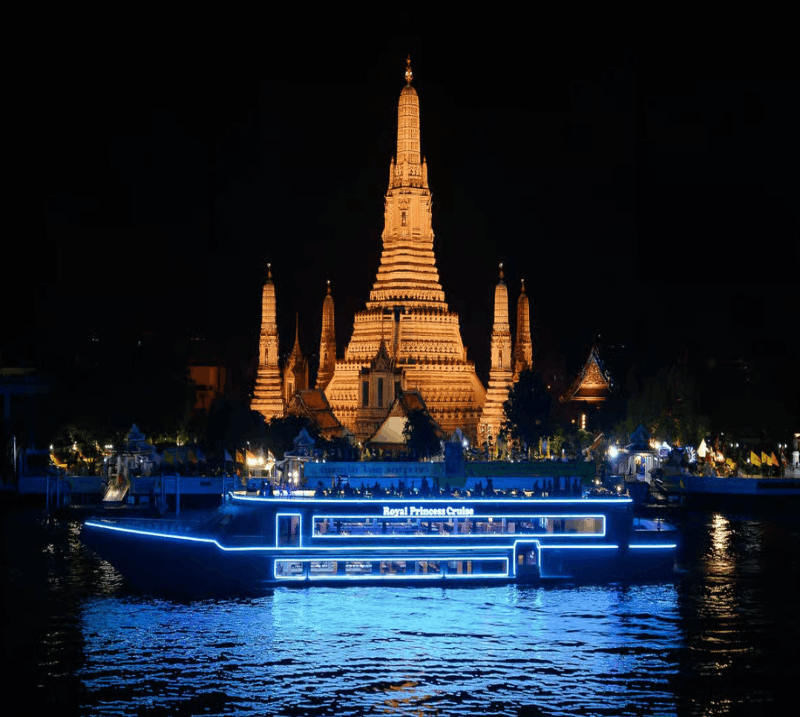 Bangkok: Royal Princess River Dinner Cruise with Live Music