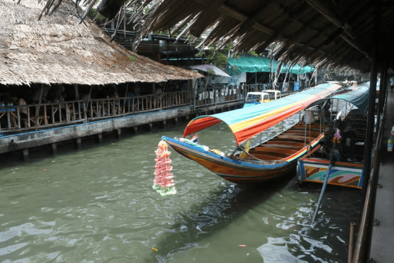 Local Weekend Markets: Khlong Lat Mayom & Chatuchak Tour