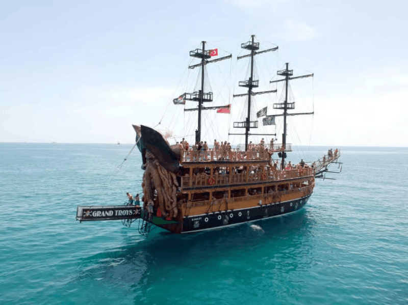 Marmaris Boat Tour with Unlimited Drinks & BBQ Lunch